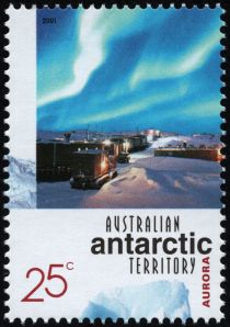 Science Settlement (1948-69) : Aurora Australis over Casey