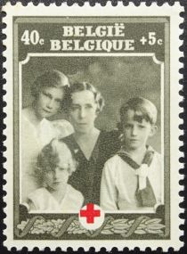 Belgian Red Cross - Queen Elisabeth and children